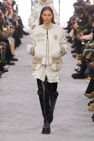 Look 4